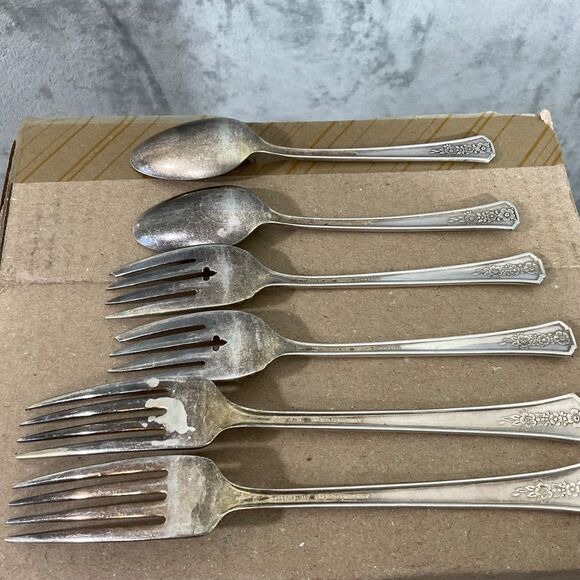 Tudor Plate ONEIDA Community Silverplate Dinner salad FORKS & SPOONS lot of 6 pc - Picture 4 of 5